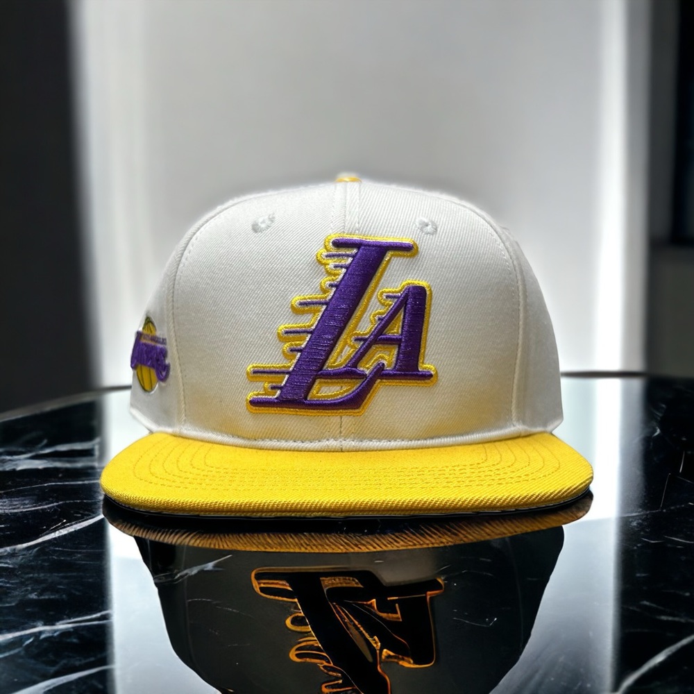 New Los Angeles Lakers Pro Standard 2 Tone Snap Back Hat White/Yellow